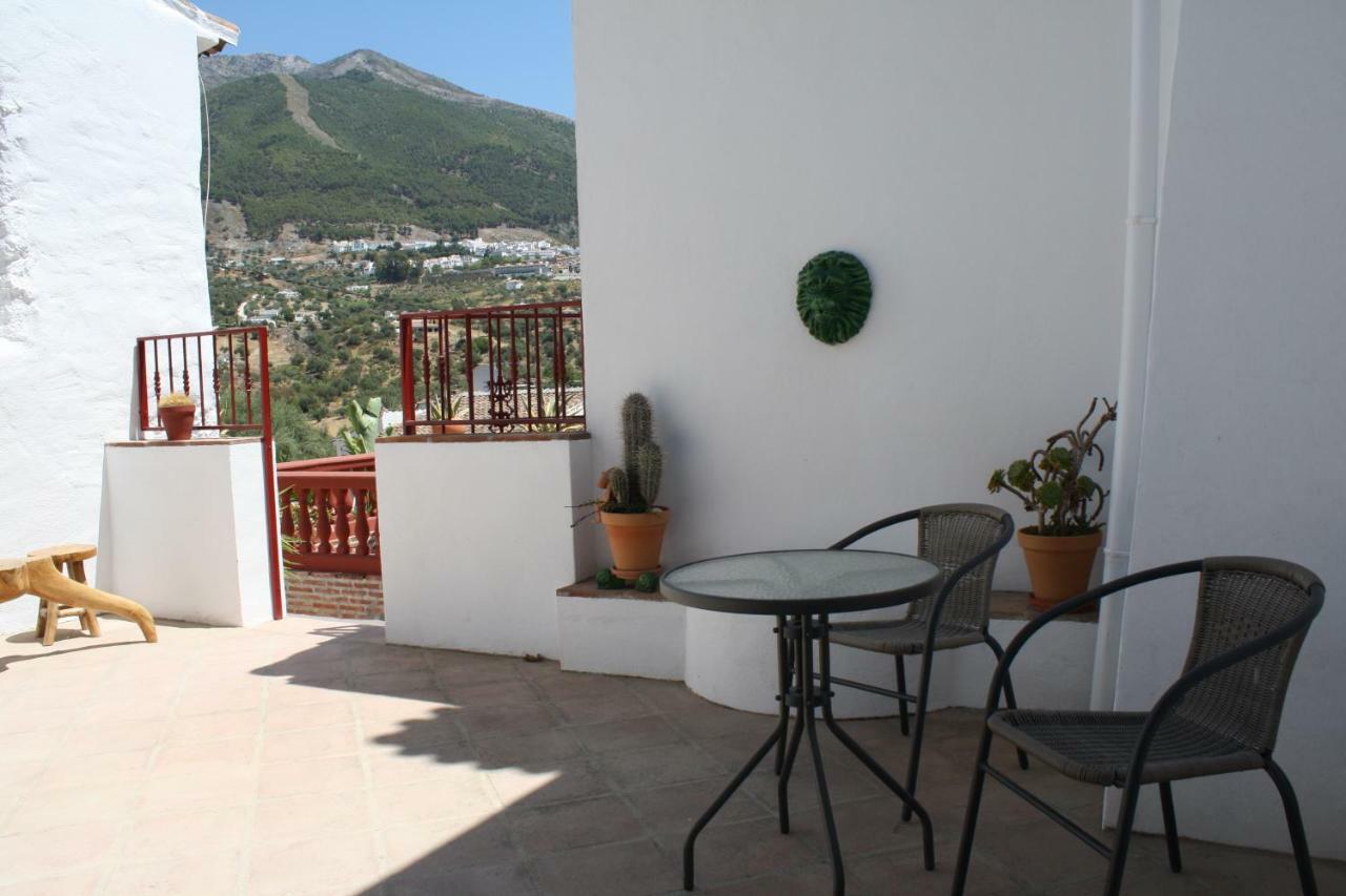 Boutique Bed & Breakfast Casa Utopia Alcaucín Eksteriør bilde