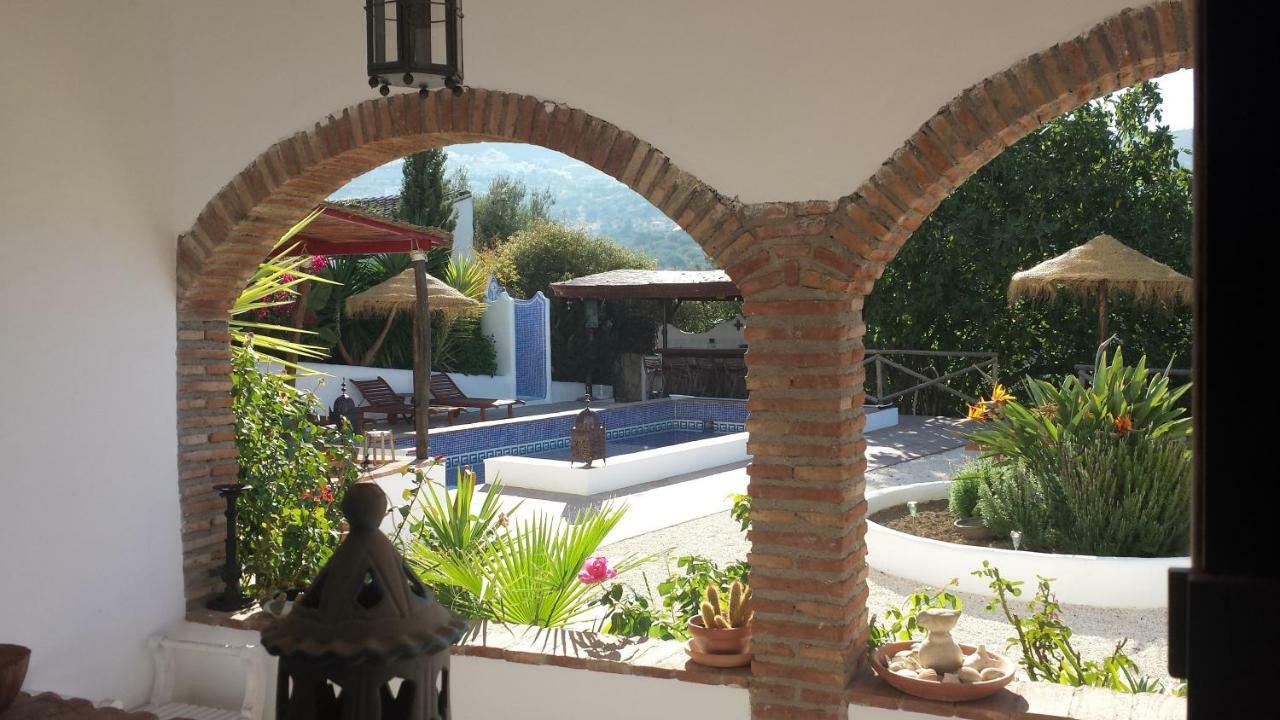Boutique Bed & Breakfast Casa Utopia Alcaucín Eksteriør bilde