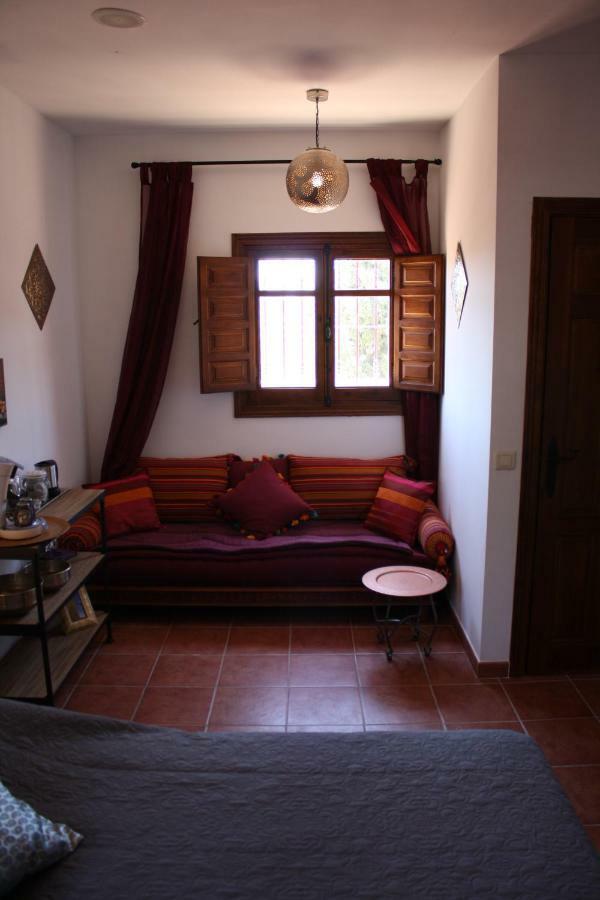 Boutique Bed & Breakfast Casa Utopia Alcaucín Eksteriør bilde