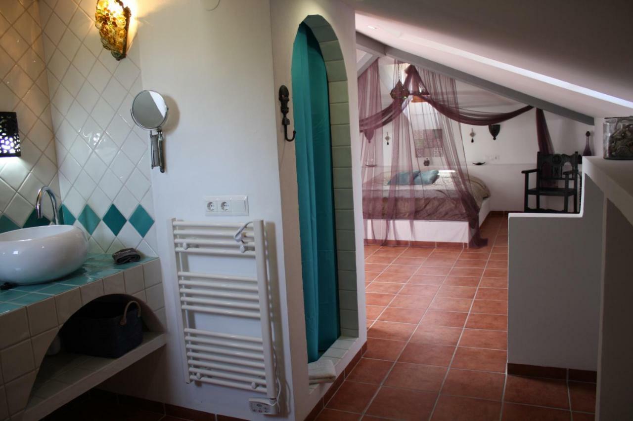 Boutique Bed & Breakfast Casa Utopia Alcaucín Eksteriør bilde