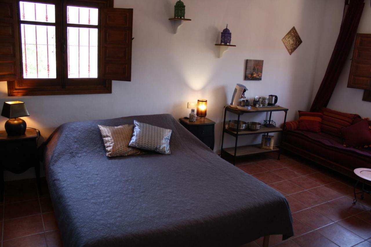 Boutique Bed & Breakfast Casa Utopia Alcaucín Eksteriør bilde